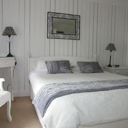 Konukevi Bessiestown Country 5*