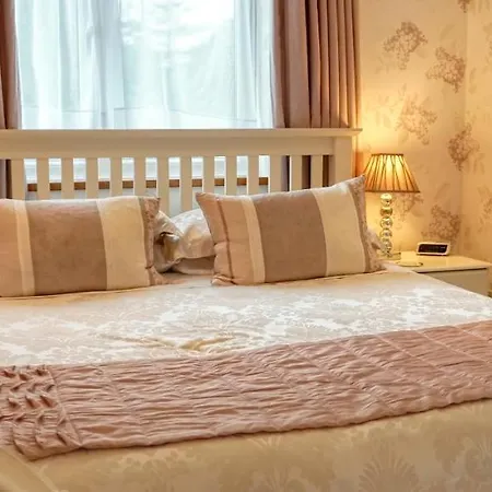 Bessiestown Country 5*